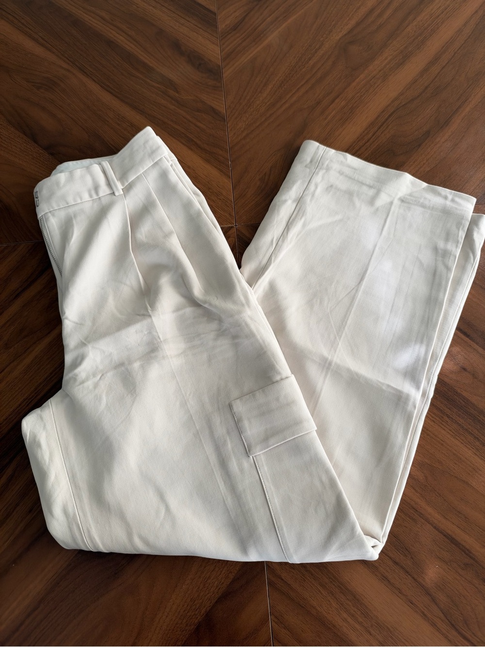 Aritzia Cream Cargo Trousers with Side Pocket